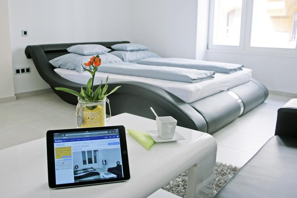 In The City Budapest Apartments Екстер'єр фото